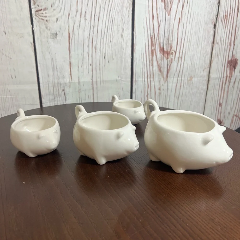 RAE DUNN measuring set 4 whimsical piglets .25-1  nwt no box Country